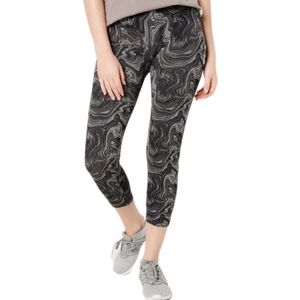 Breezies Tummy Smoothing 3/4 Cropped Leggings